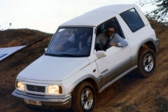 alejandro-trivino-pista-conduccion-suzuki-vitara-salon-automovil-sevilla-1995