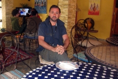 alejandro-trivino-rally-clasicos-solidario-2012-marruecos-restaurante