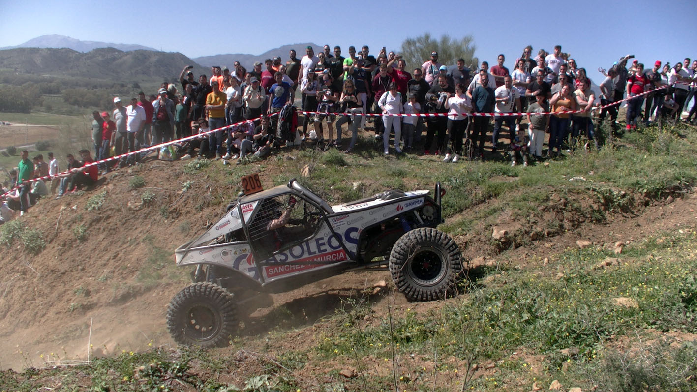 caex-4×4-pizarra-2020-subida-trialera