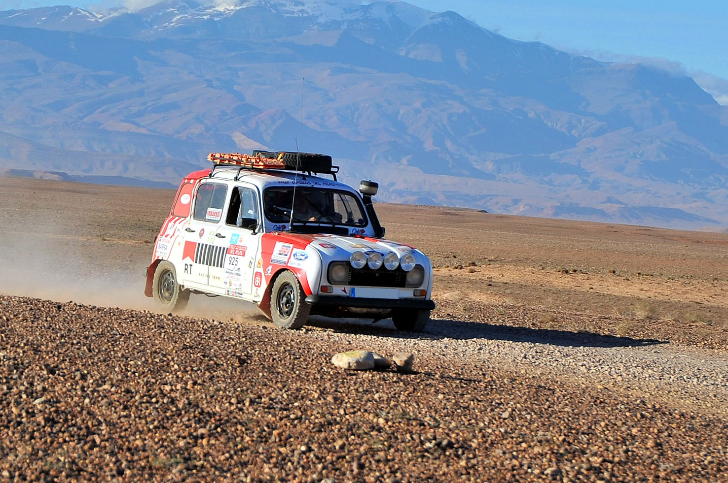 Autodesguace CAT La Mina dispone de todo tipo de piezas y recambios para el Renault 4L.