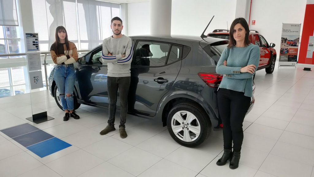 Presentación piloto Maxi  Gallardo Copa Dacia en Tahermo.